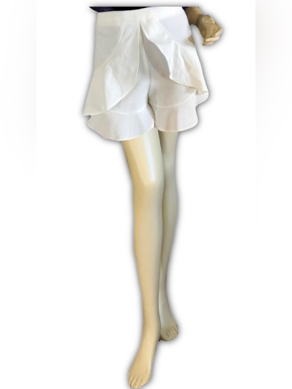 AQUA WHITE RUFFLE ACCENT HIGH WAIST SHORTS NWT (M)